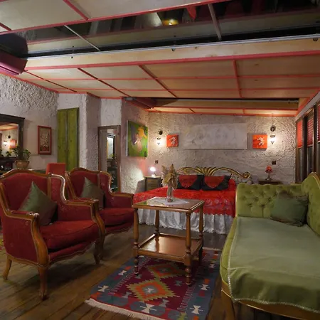 Karlik Evi - Special Category Отель Учисар